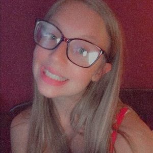 Meet your Posher, Elisabeth